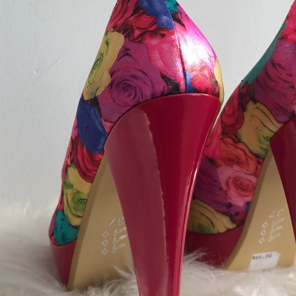 Pink heels - Picture 3 of 4